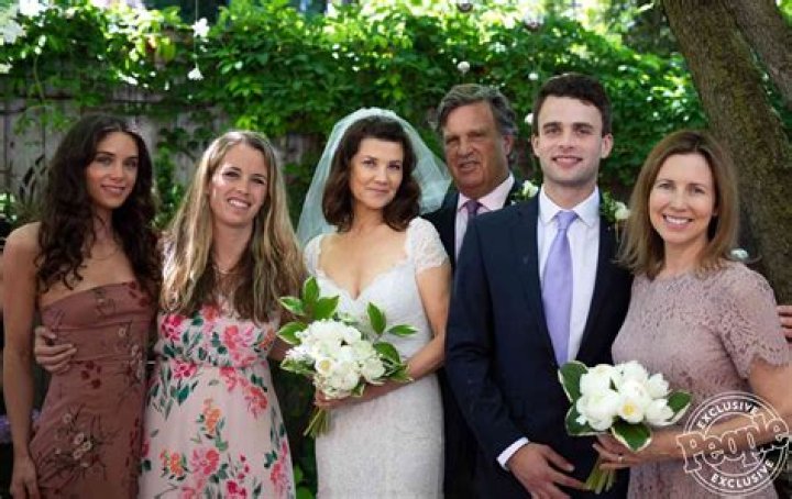 A. J. Mleczko Biography, Age, Height, Husband, Net Worth, Family