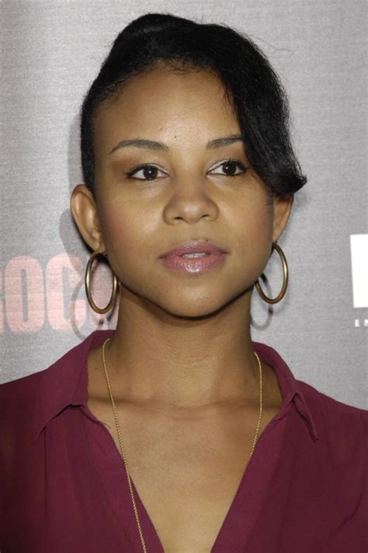 Aasha Davis (TV Actress) - Age, Birthday, Bio, Facts, Family, Net Worth, Height & More