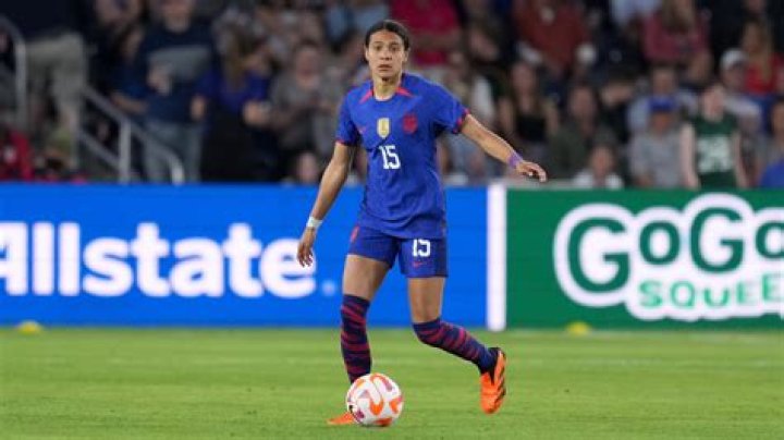 Alana Cook Biography, Age, Height, Husband, Net Worth, Family