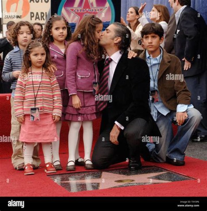 Alejandro Fernández Children: Does Alejandro Fernández have kids?