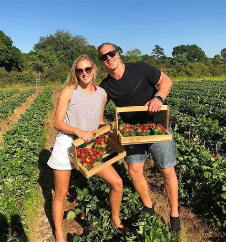 Alex Anzalone Biography, Age, Height, Wife, Net Worth, Family