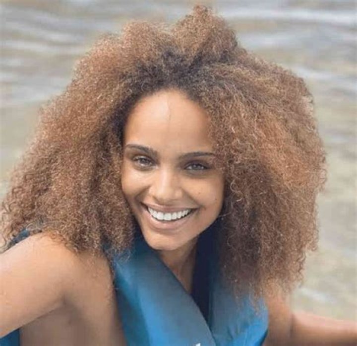 Alicia Aylies Biography, Age, Height, Husband, Net Worth, Family