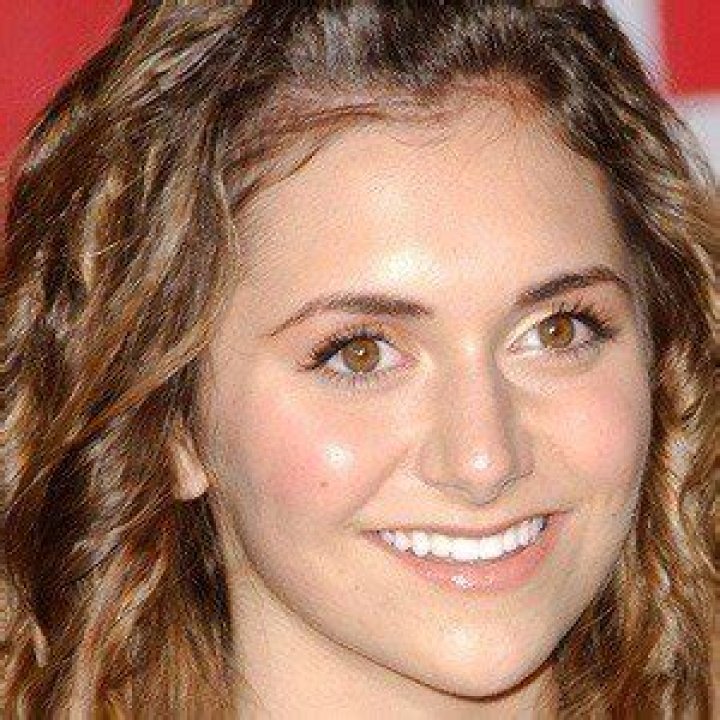 Alyson Stoner (TV Actress) - Age, Birthday, Bio, Facts, Family, Net Worth, Height & More