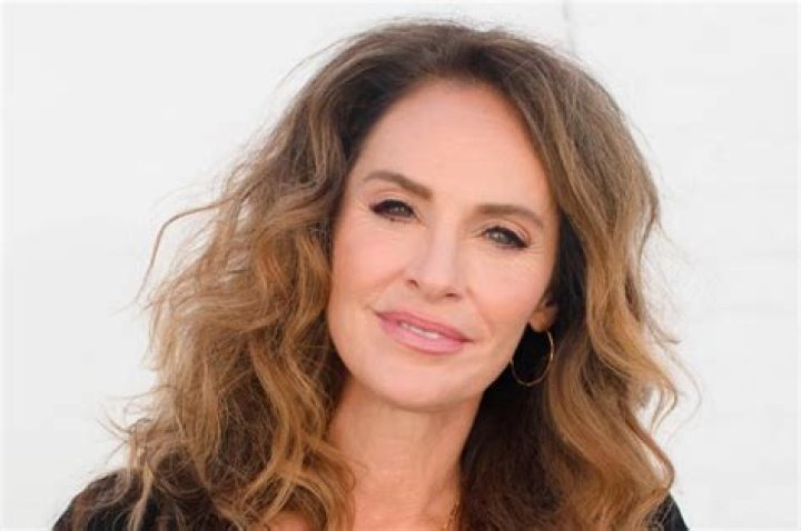 Amy Brenneman’s biography, fact, career, awards, net worth & life story