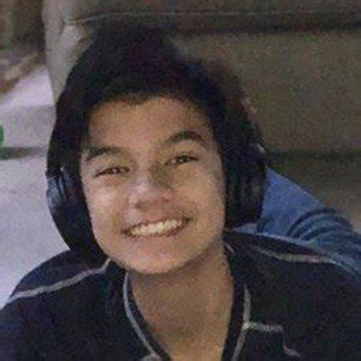 Andrew Burriss (YouTube Star) - Age, Birthday, Bio, Facts, Family, Net Worth, Height & More