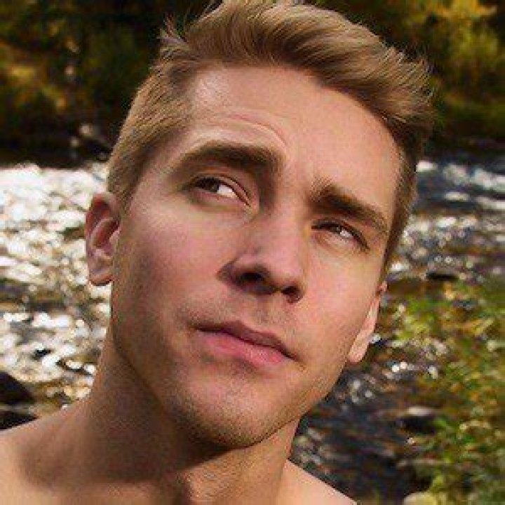 AndrewGoesPlaces (YouTube Star) - Age, Birthday, Bio, Facts, Family, Net Worth, Height & More