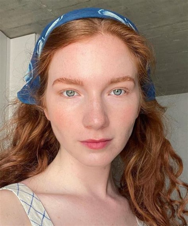 Annalise Basso Biography, Age, Height, Husband, Net Worth, Family