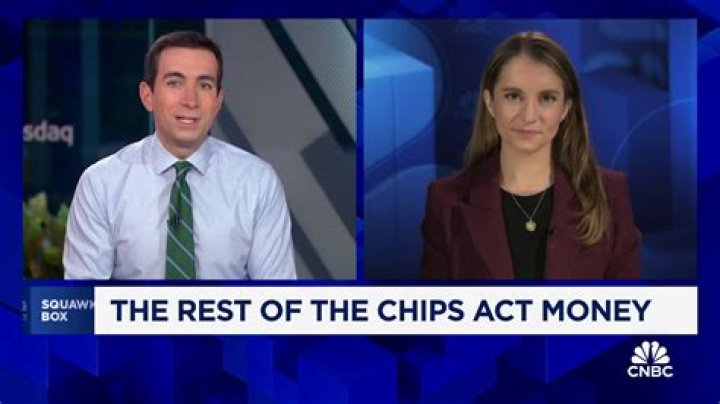 Are Steve Weiss and Bari Weiss Related? Net Worth and Wiki Facts On CNBC Journalist