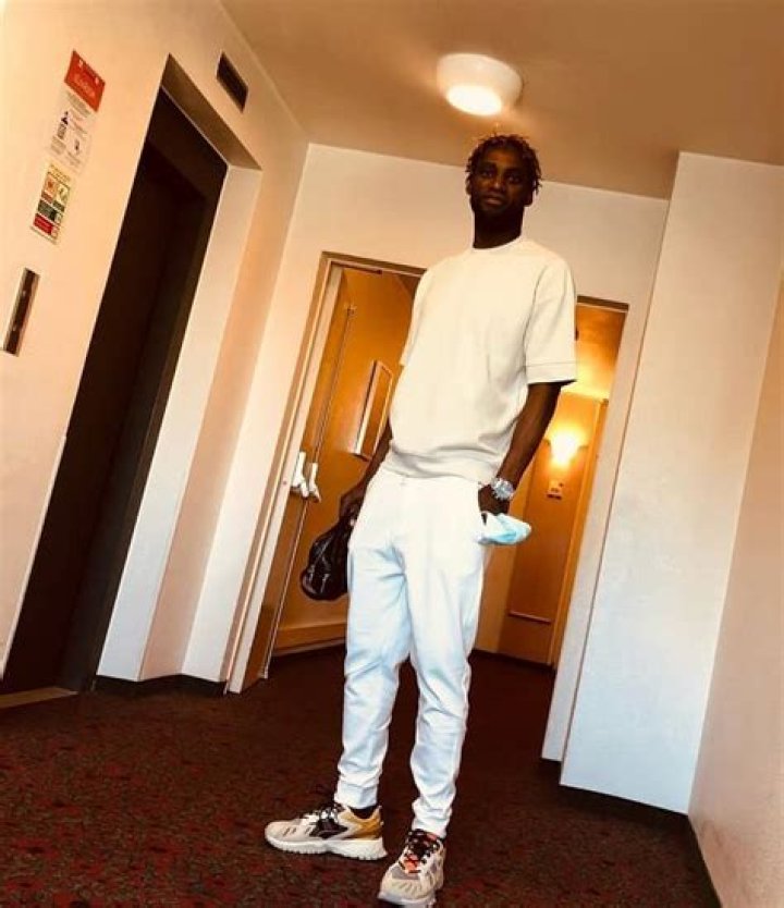 Ary Papel Biography, Age, Height, Wife, Net Worth, Family