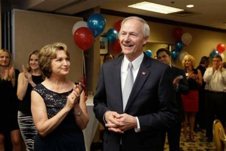 Asa Hutchinson Wife: Who is Susan Burrell Hutchinson?