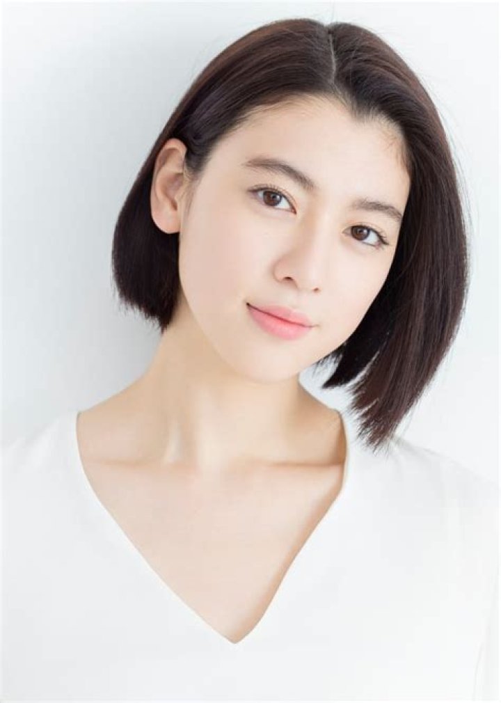Ayaka Miyoshi Biography, Age, Height, Husband, Net Worth, Family