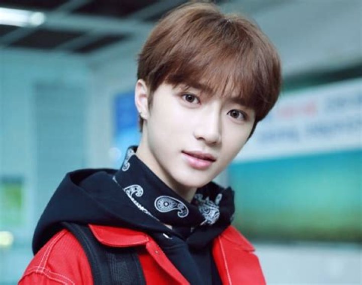 Beomgyu TXT Profile, Wiki, Age, TXT Members, Height, Birthday, Biodata, TXT Members Profile, Girlfriend, Parents, Family, Nationality and Instagram