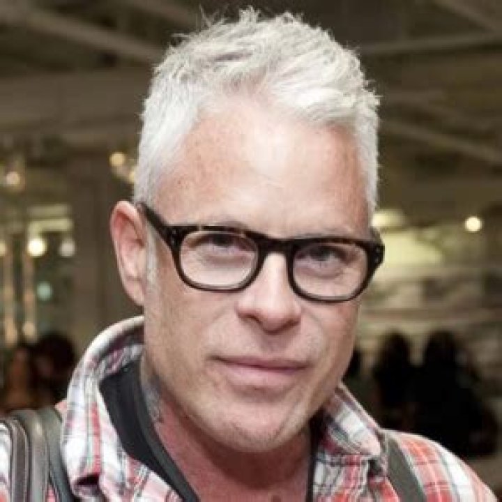 Billy B (Makeup Artist) - Age, Birthday, Bio, Facts, Family, Net Worth, Height & More