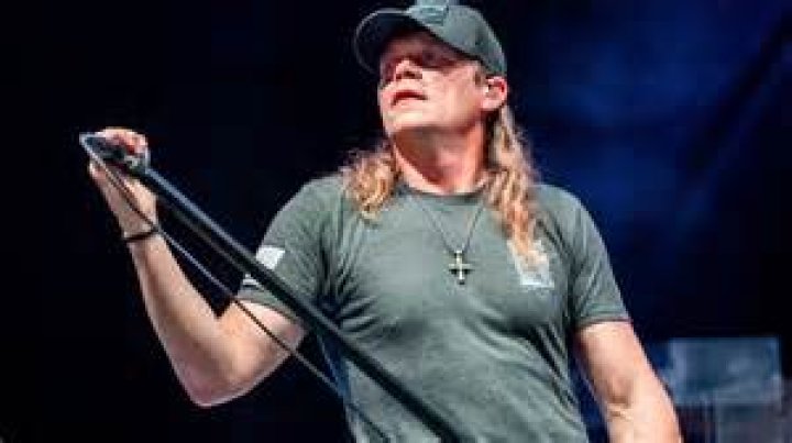 Brad Arnold (Rock Singer) - Age, Birthday, Bio, Facts, Family, Net Worth, Height & More