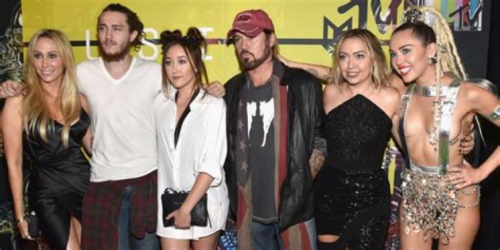 Braison Cyrus Biography, Age, Height, Wife, Net Worth, Family