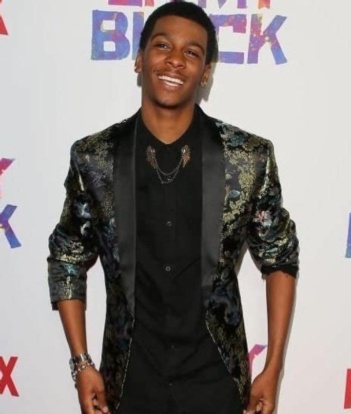 Brett Gray Height, Age, Bio, Career, Net Worth & Girlfriend