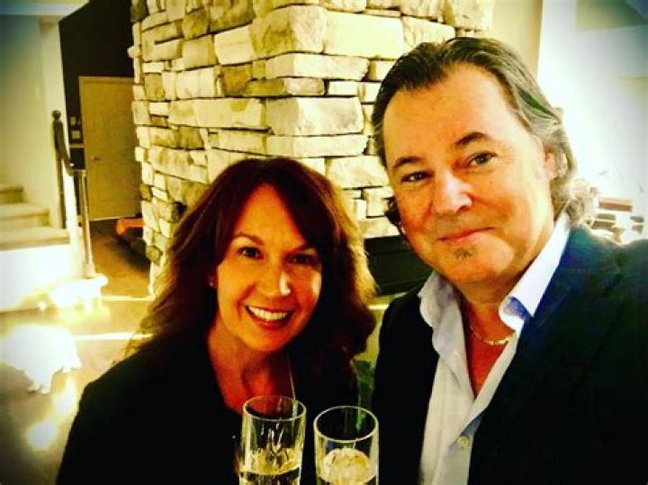 Bruce Guthro Biography, Age, Height, Wife, Net Worth, Family