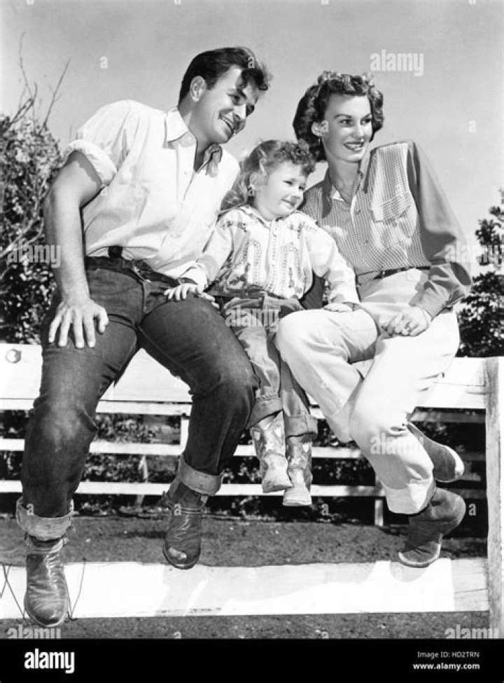 Bucklind Beery Biography, Age, Height, Wife, Net Worth, Family