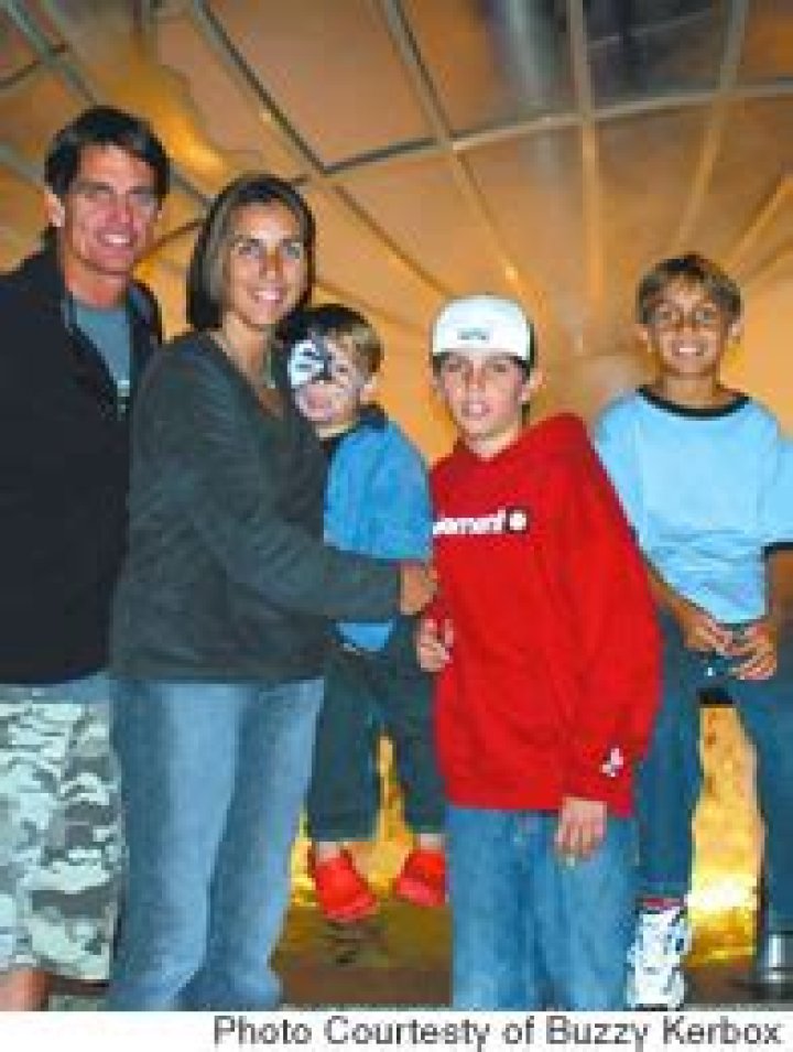 Buzzy Kerbox Biography, Age, Height, Wife, Net Worth, Family