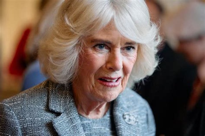 Camilla Parker Bowles (Duquesa) - Edad, cumpleaños, biografía, hechos, familia, patrimonio neto, altura y más