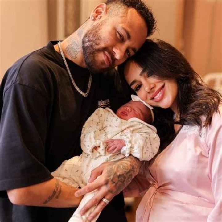 Carolina Dantas: Meet Neymar’s Ex-Girlfriend And Baby Mama