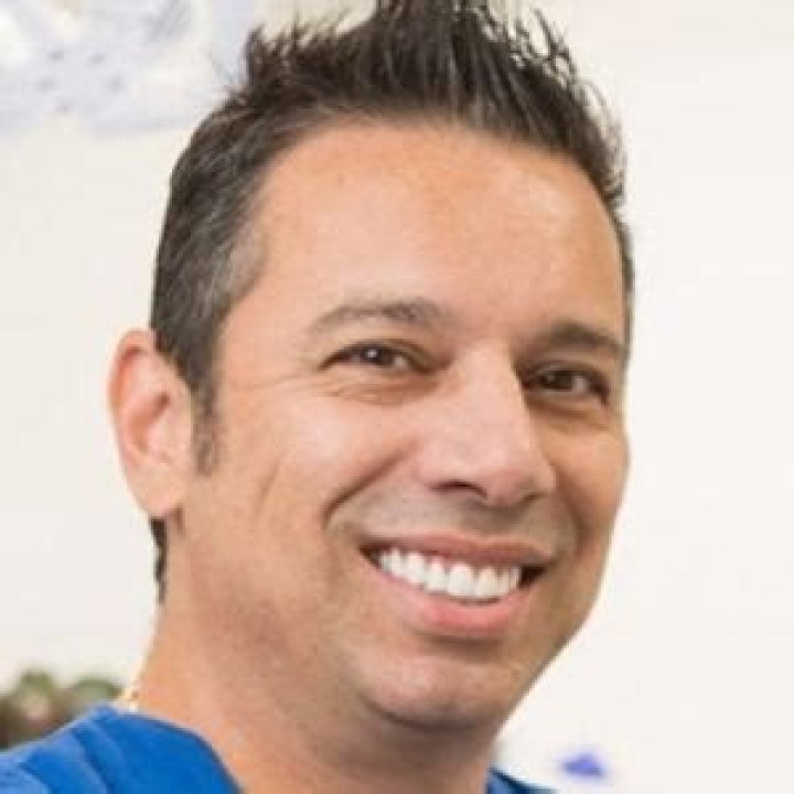 Cesar Velilla (Doctor) - Age, Birthday, Bio, Facts, Family, Net Worth, Height & More