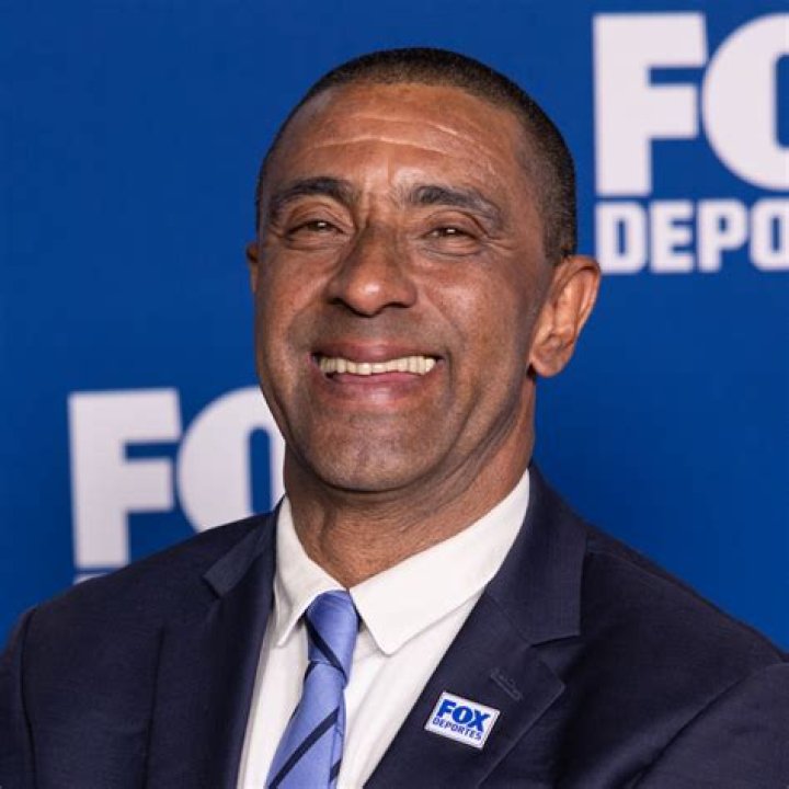 Cesilio de los Santos Biography, Age, Height, Wife, Net Worth, Family