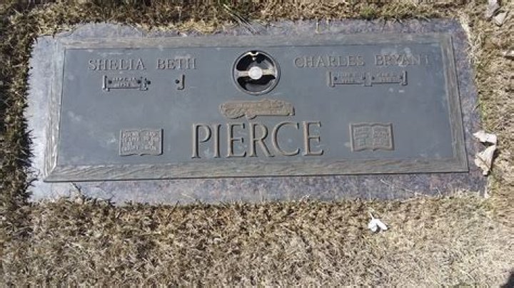 Charles B. Pierce Biography, Age, Height, Wife, Net Worth, Family