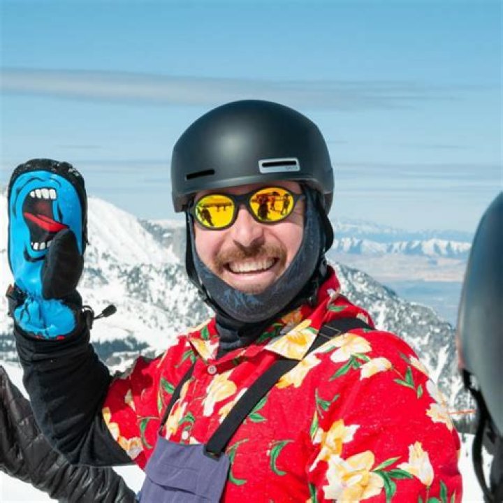 Chloe Kim (Snowboarder) - Age, Birthday, Bio, Facts, Family, Net Worth, Height & More