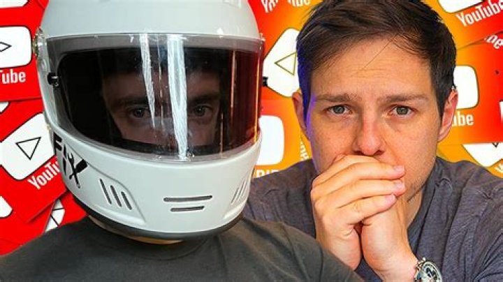 ChrisFix (YouTube Star) - Age, Birthday, Bio, Facts, Family, Net Worth, Height & More