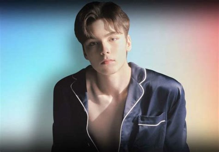 Chwe Vernon Hansol (Rapper) - Age, Birthday, Bio, Facts, Family, Net Worth, Height & More