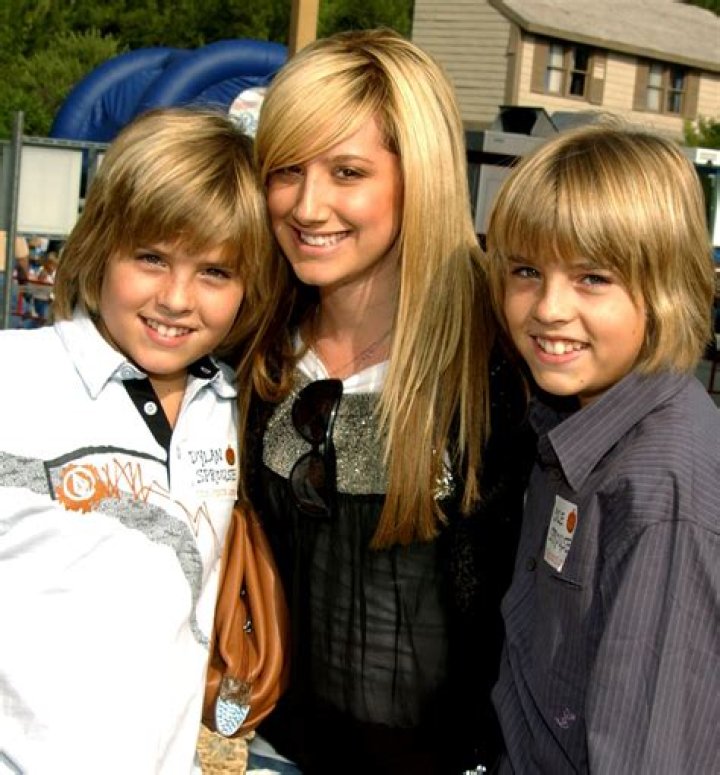 Cole and Dylan Sprouse – Bio, Net worth, Friends, Family and Facts