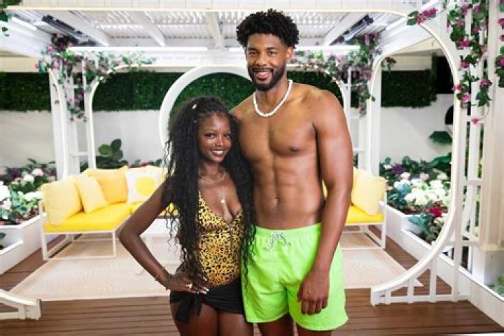 D. J. Seeley Biography, Age, Height, Wife, Net Worth, Family