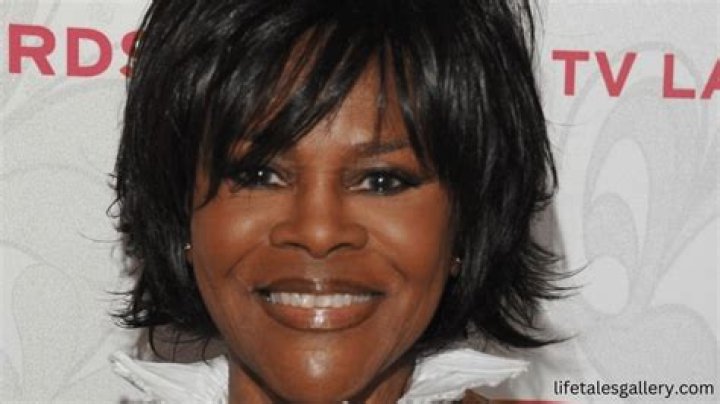 Daiva Johnston Net Worth, Income, Salary, Earnings, Biography