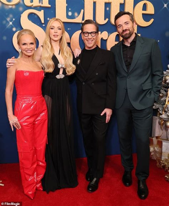 Dan Bucatinsky (Actor)Bio, Wiki, Age, Parents, Husband, Daughter, Net Worth and Movies.