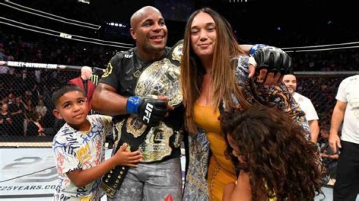 Daniel Cormier Biography, Age, Height, Wife, Net Worth, Family