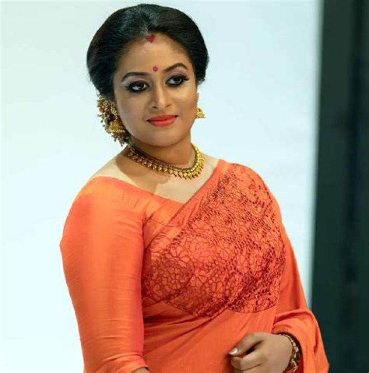 Danielle Wrobel Bio, Wiki, Age, Family, Husband, Flip to A Million and Net Worth