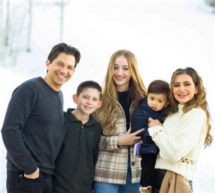 Dean Graziosi (Entrepreneur) - Age, Birthday, Bio, Facts, Family, Net Worth, Height & More