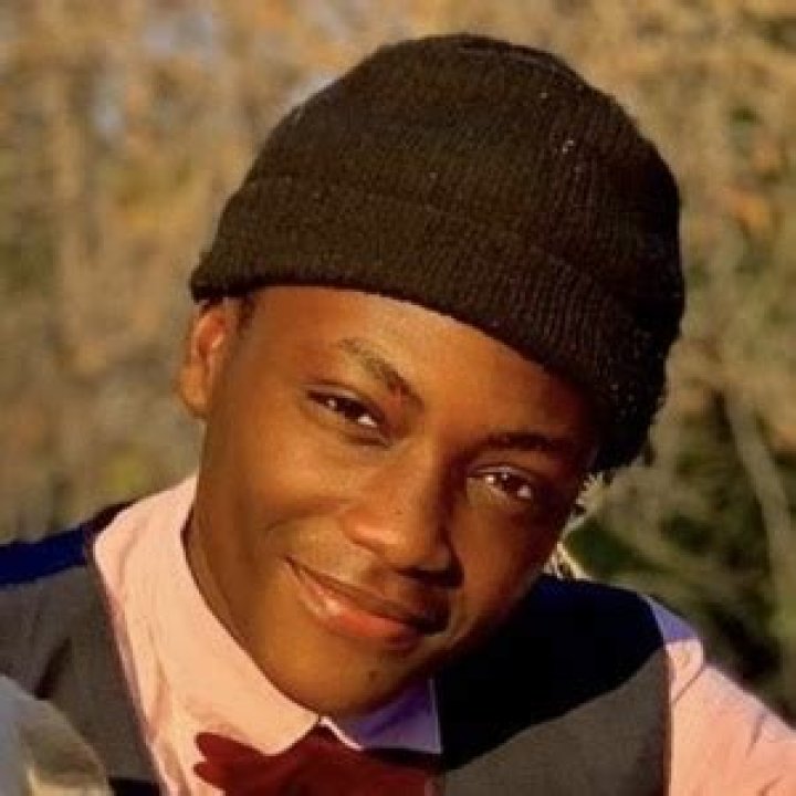 Devon Weetly (TV Actor) - Age, Birthday, Bio, Facts, Family, Net Worth, Height & More