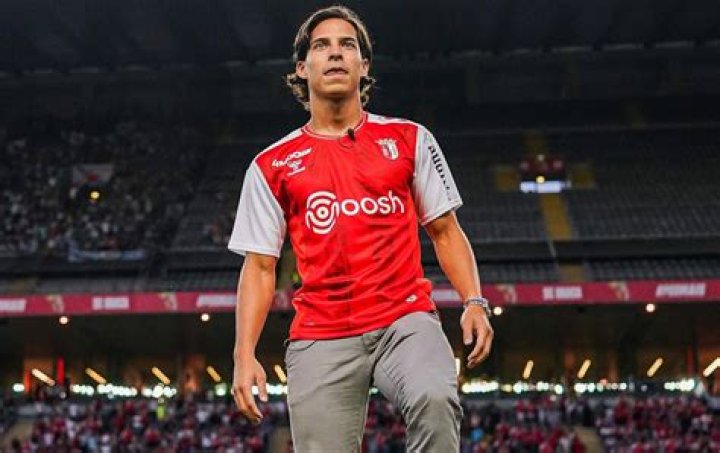 Diego Lainez Biography, Age, Height, Wife, Net Worth, Family