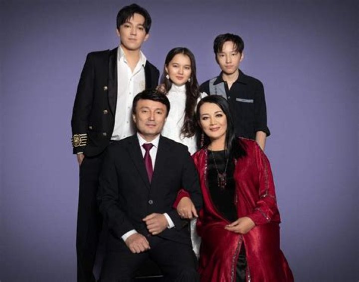 Dimash Kudaibergen biografía, edad, altura, esposo, net worth, familia