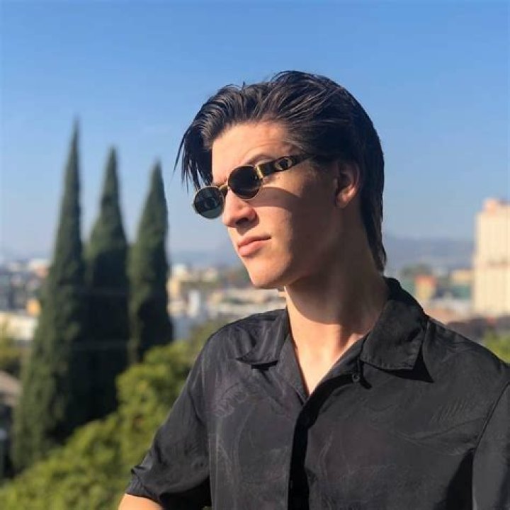 Don Fabio Legarda (Instagram Star) - Age, Birthday, Bio, Facts, Family, Net Worth, Height & More