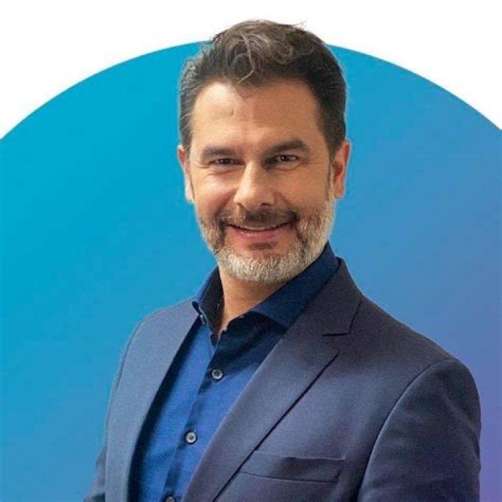 Dr. Fernando Gomes Pinto (Doctor) - Age, Birthday, Bio, Facts, Family, Net Worth, Height & More