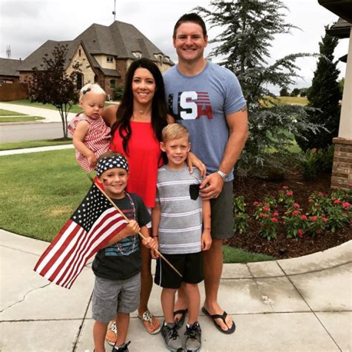 Dusty Dvoracek Biography, Age, Height, Wife, Net Worth, Family