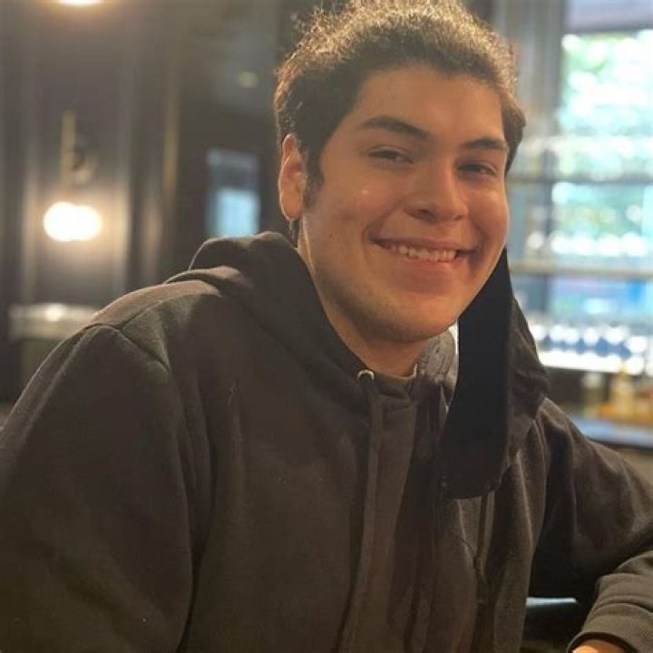 ElasticDroid (YouTube Star) - Age, Birthday, Bio, Facts, Family, Net Worth, Height & More