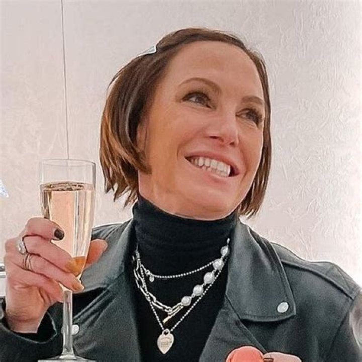 Emily Carriveau (TikTok Star) - Age, Birthday, Bio, Facts, Family, Net Worth, Height & More