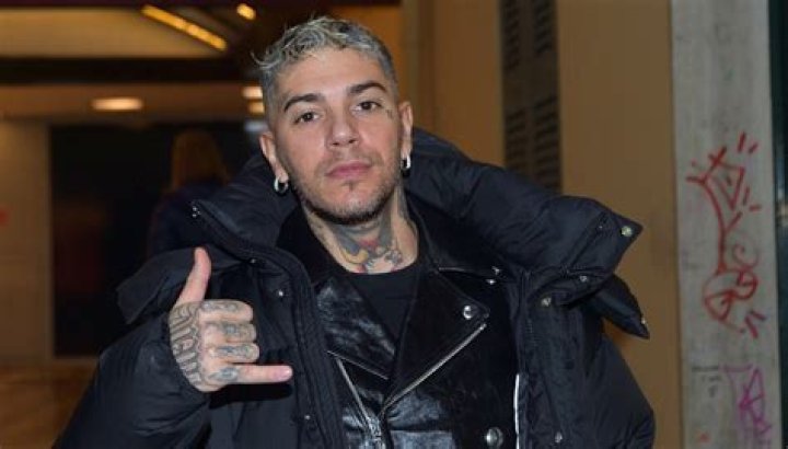 Emis Killa (Rapper) - Età, compleanno, biografia, fatti, famiglia, patrimonio netto, altezza e altro