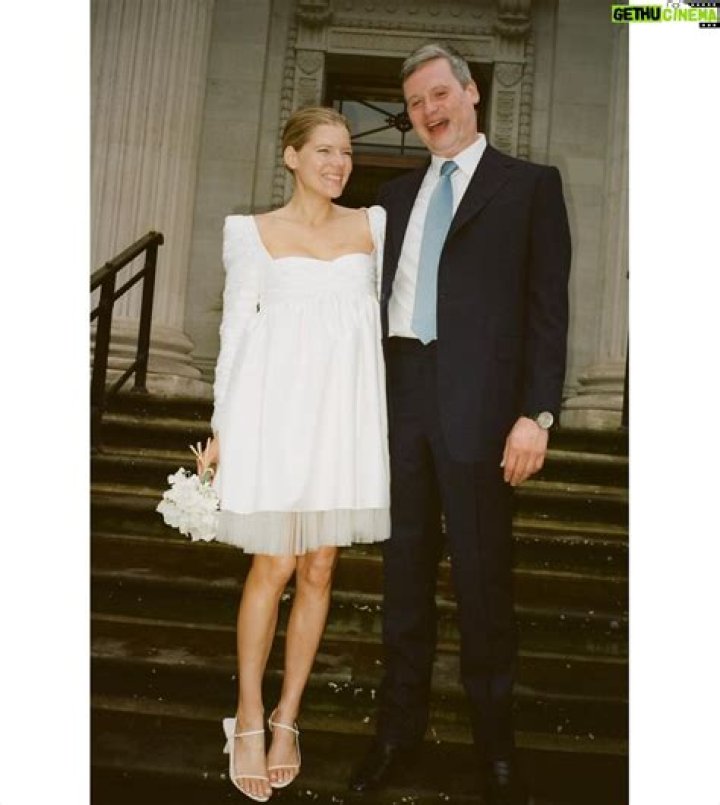 Emma Greenwell Biography, Age, Height, Husband, Net Worth, Family