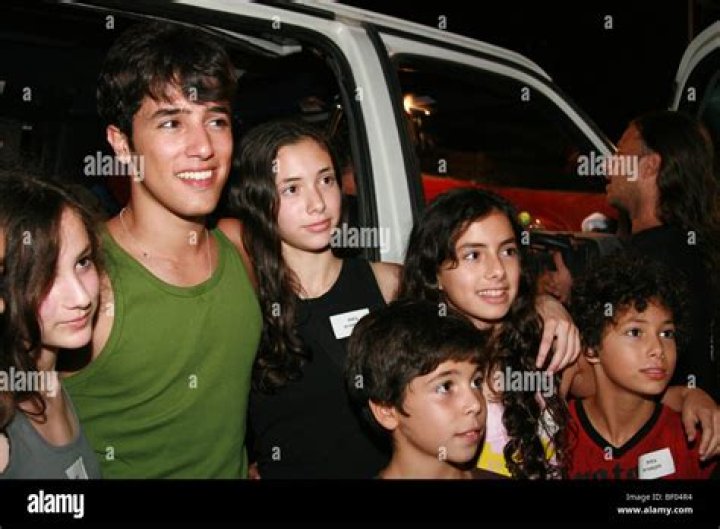 Eyal Golan (Pop Singer) - Age, Birthday, Bio, Facts, Family, Net Worth, Height & More