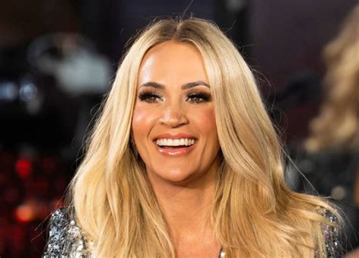Fans Disappointed That Carrie Underwood’s Face Looks the Same at ACM Awards After Injury
